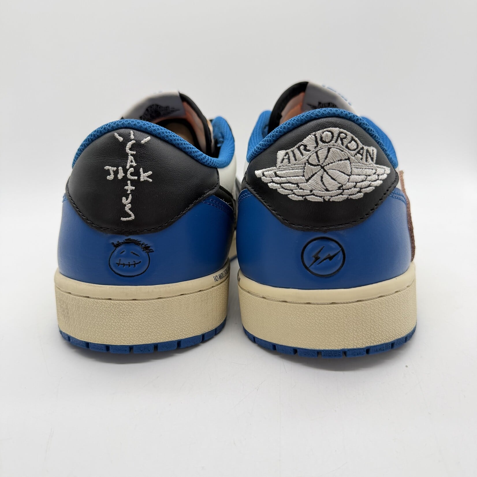 Jordan 1 Retro Low OG SP Fragment x Travis Scott