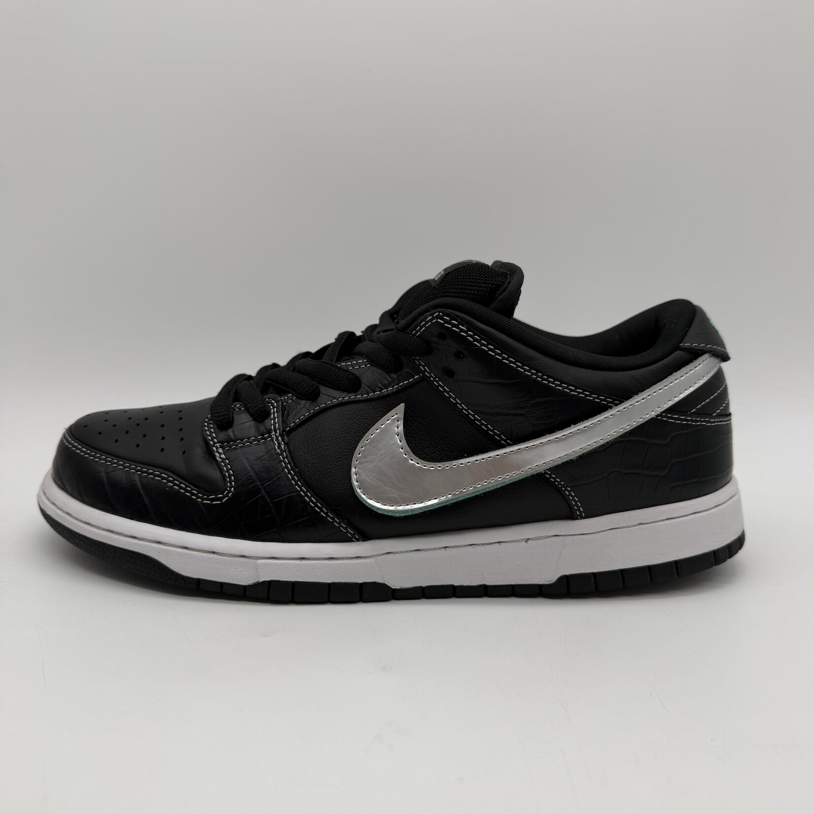 Nike SB Dunk Low Diamond Supply Co. Black Diamond