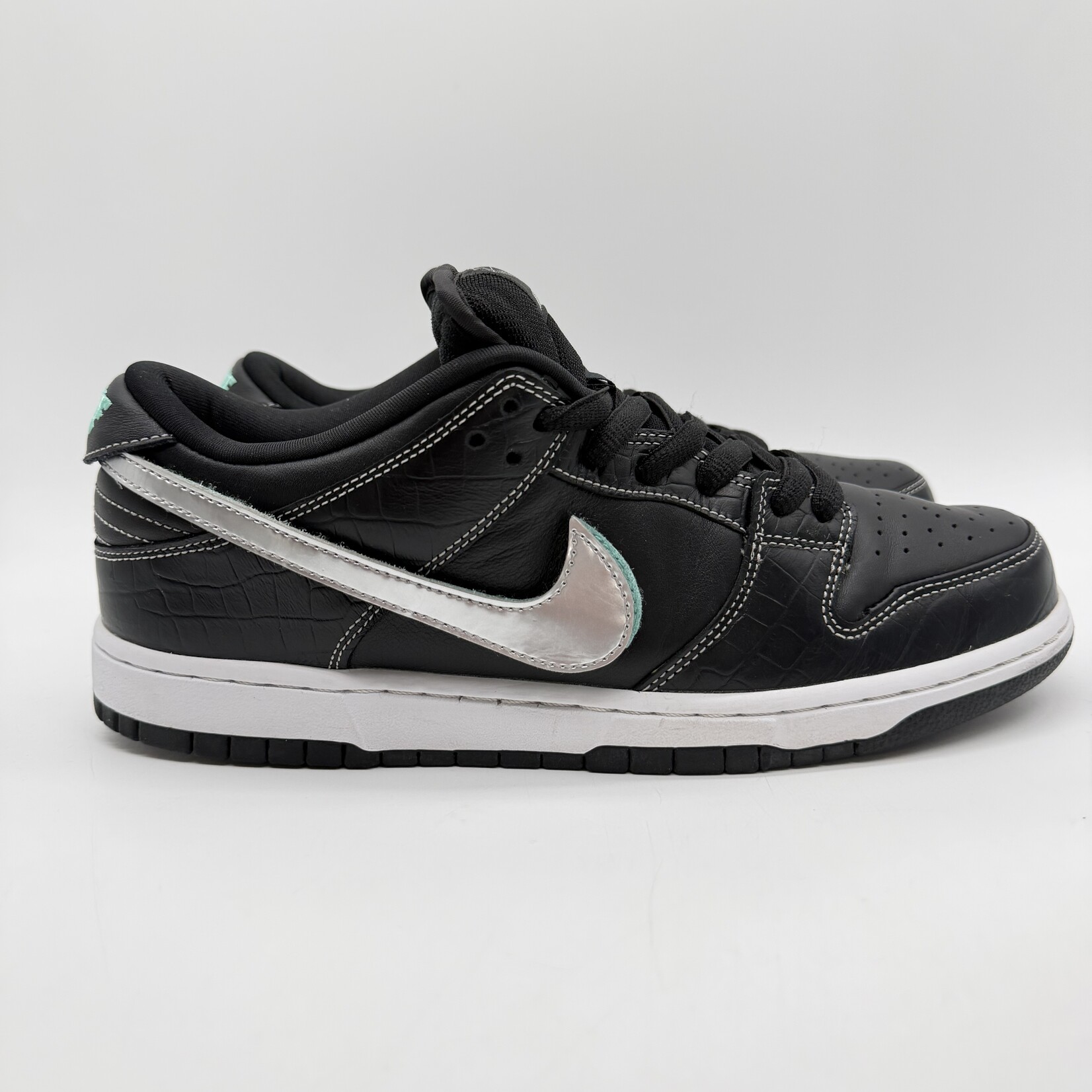 Nike SB Dunk Low Diamond Supply Co. Black Diamond