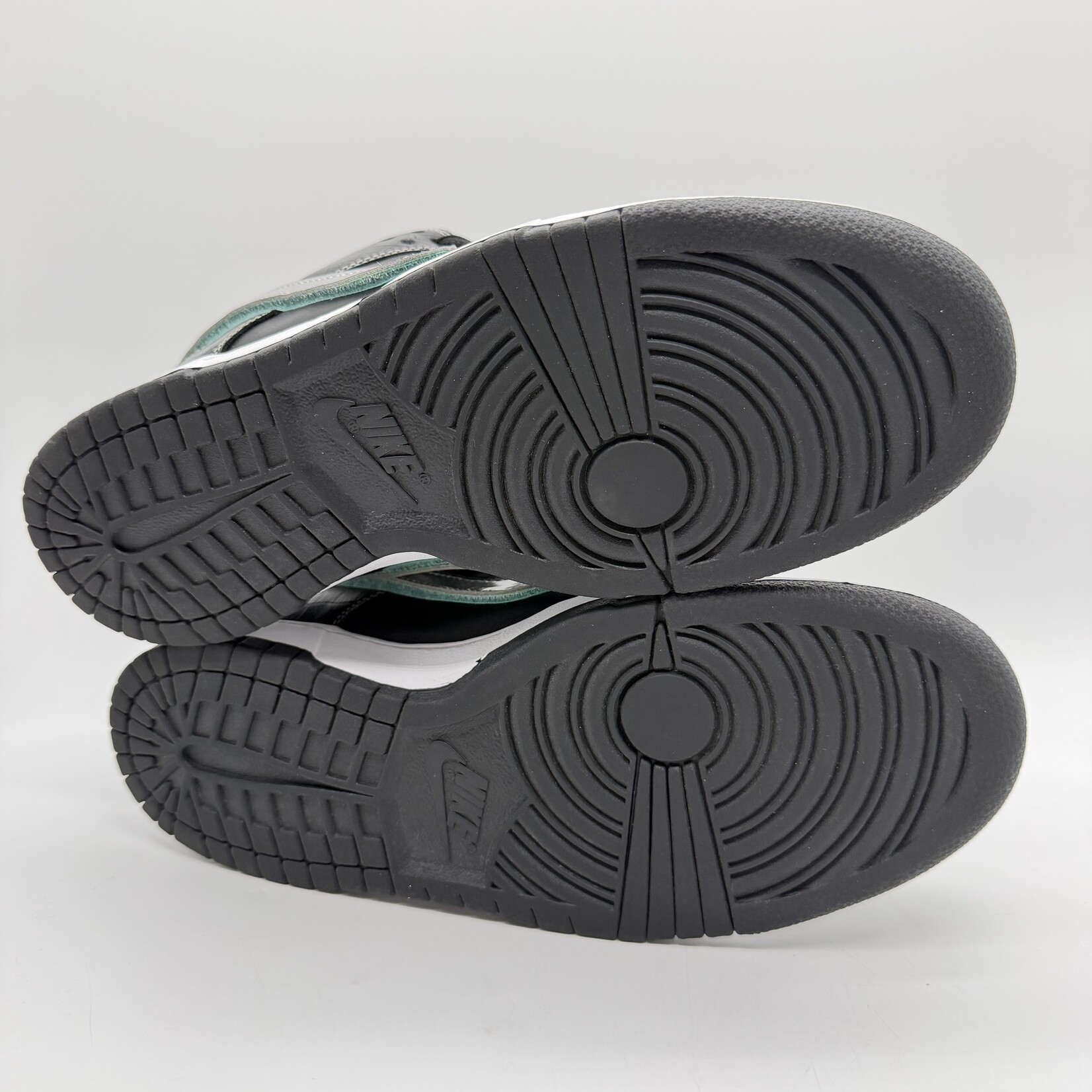 Nike SB Dunk Low Diamond Supply Co. Black Diamond