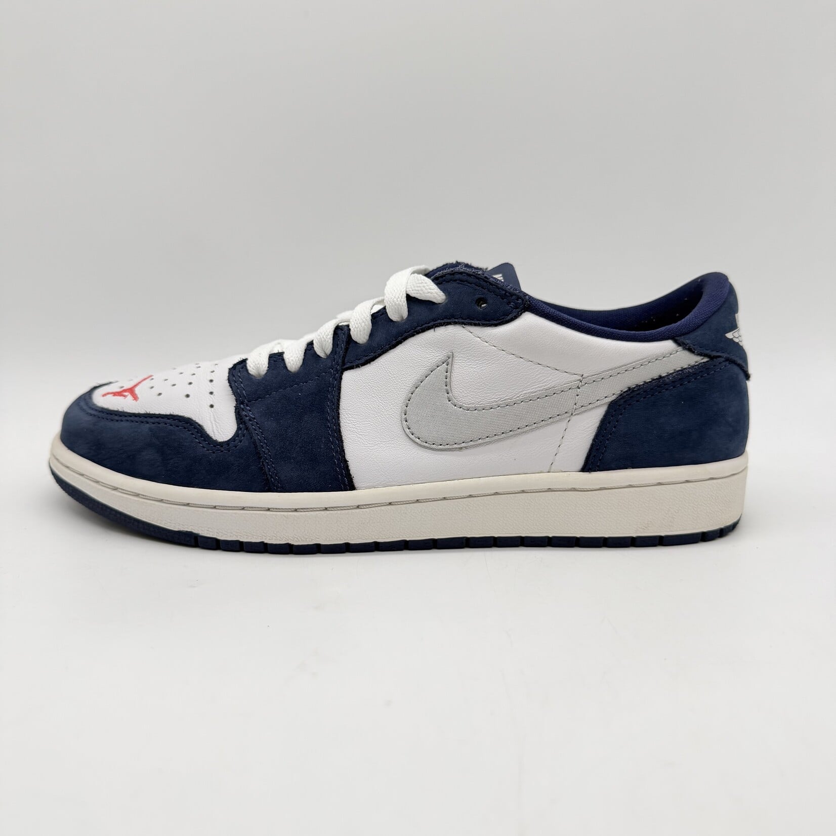 Jordan 1 Low SB Midnight Navy