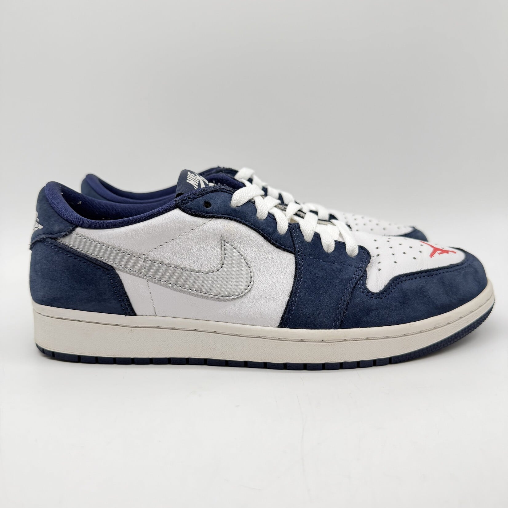 Jordan 1 Low SB Midnight Navy