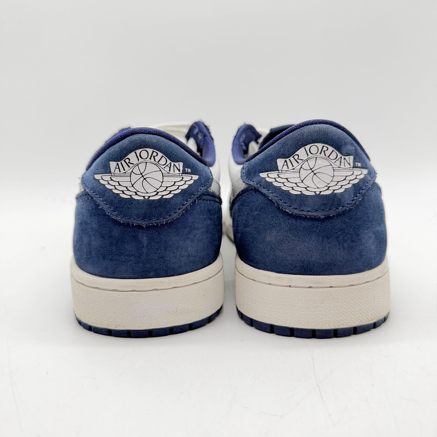Jordan 1 Low SB Midnight Navy