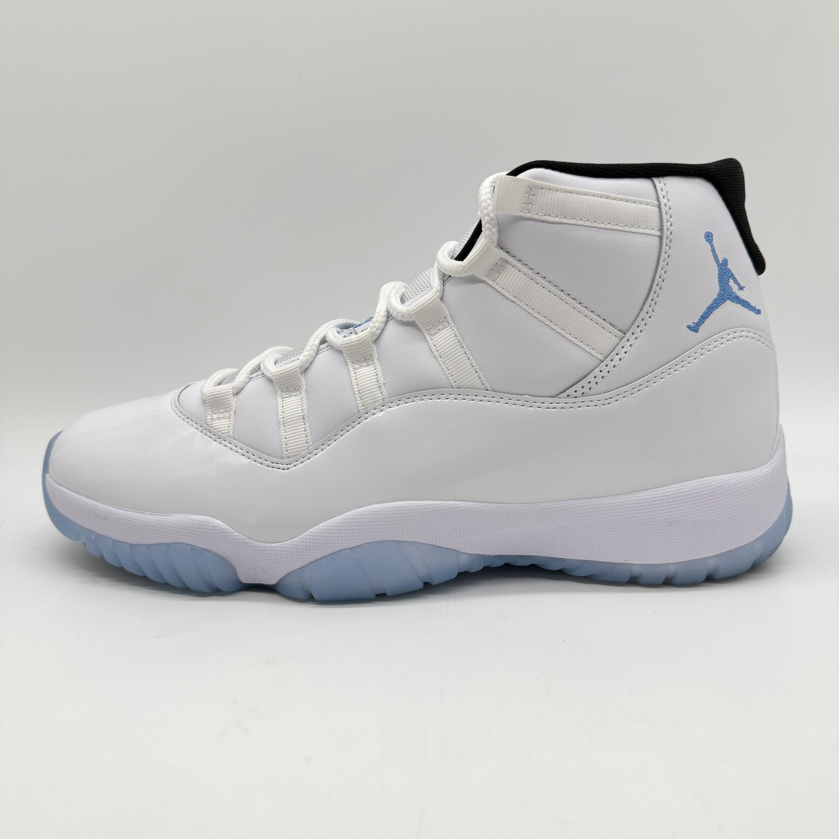 Jordan 11 Retro Legend Blue (2024)