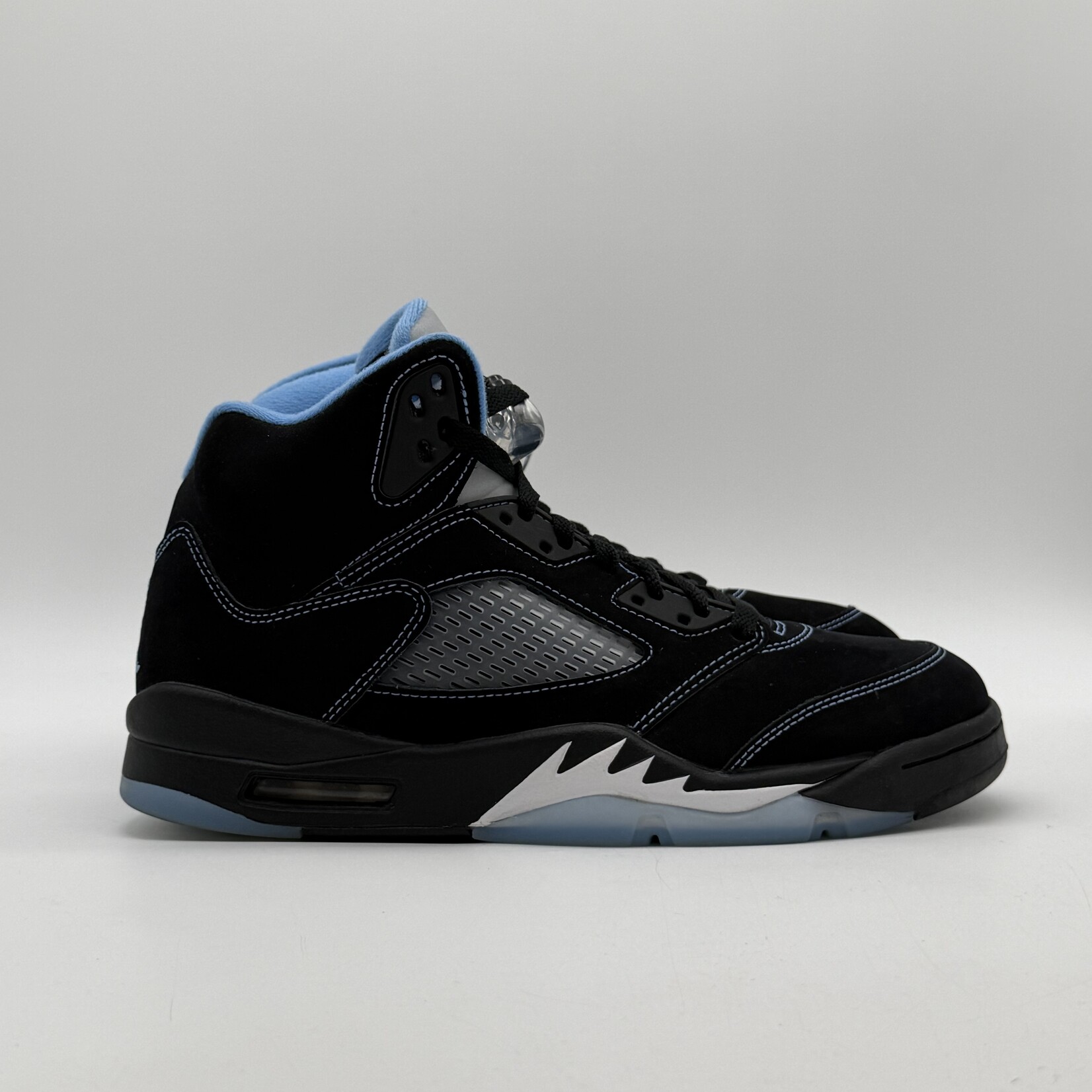 Jordan 5 Retro Black University Blue (2026)