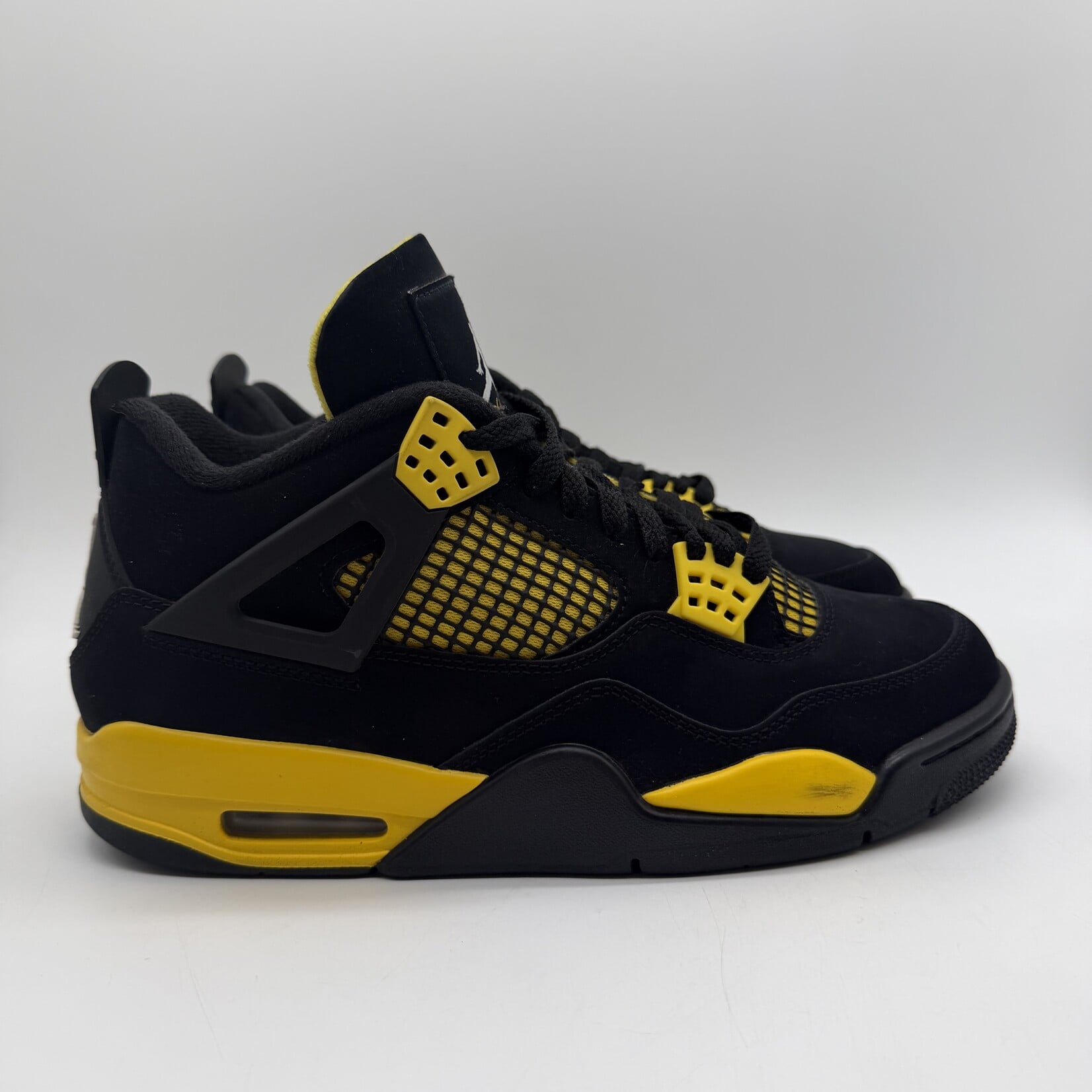 Jordan 4 Retro Thunder (2023)