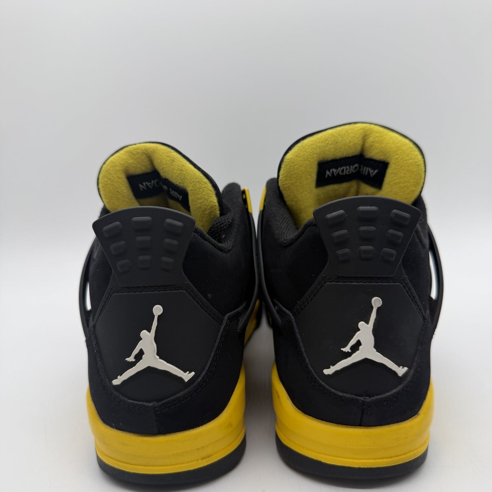Jordan 4 Retro Thunder (2023)