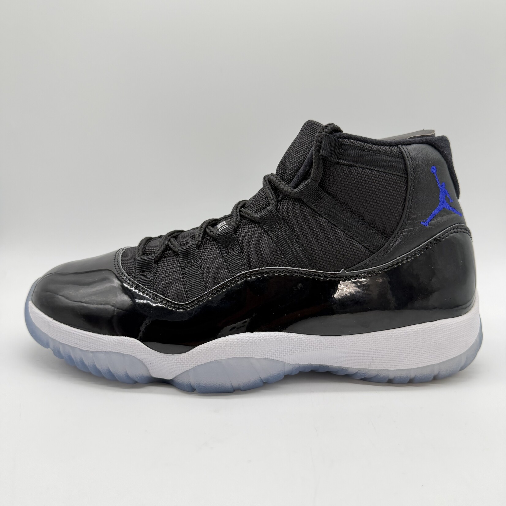 Jordan 11 Retro Space Jam (2016)