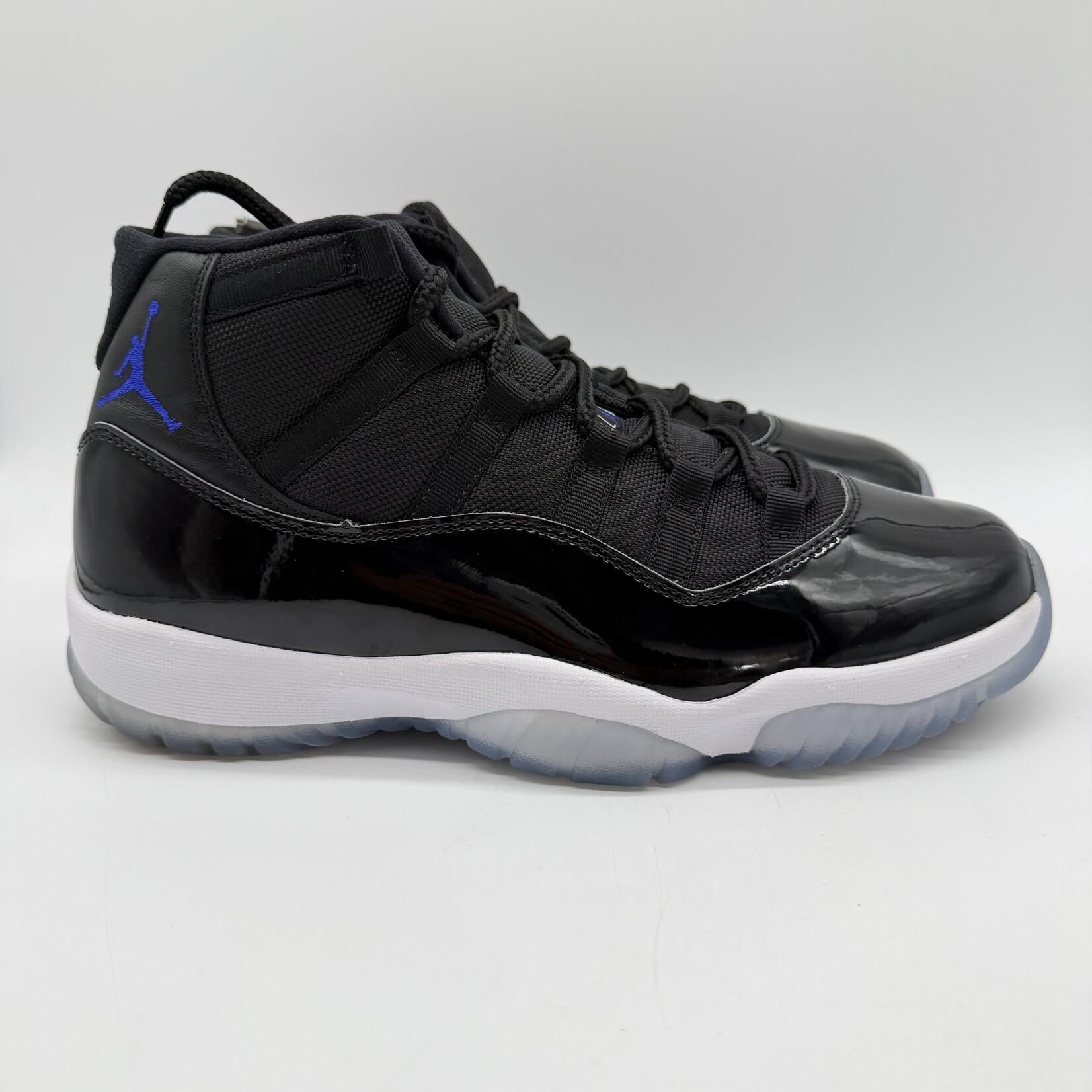 Jordan 11 Retro Space Jam (2016)