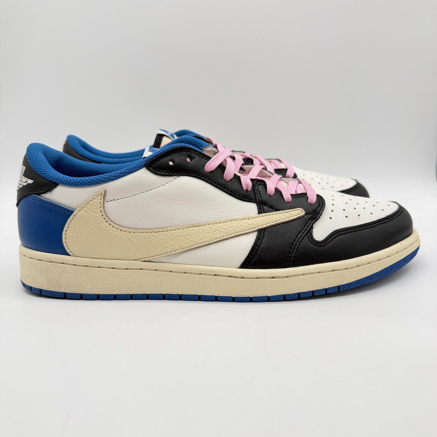Jordan 1 Retro Low OG SP Fragment x Travis Scott