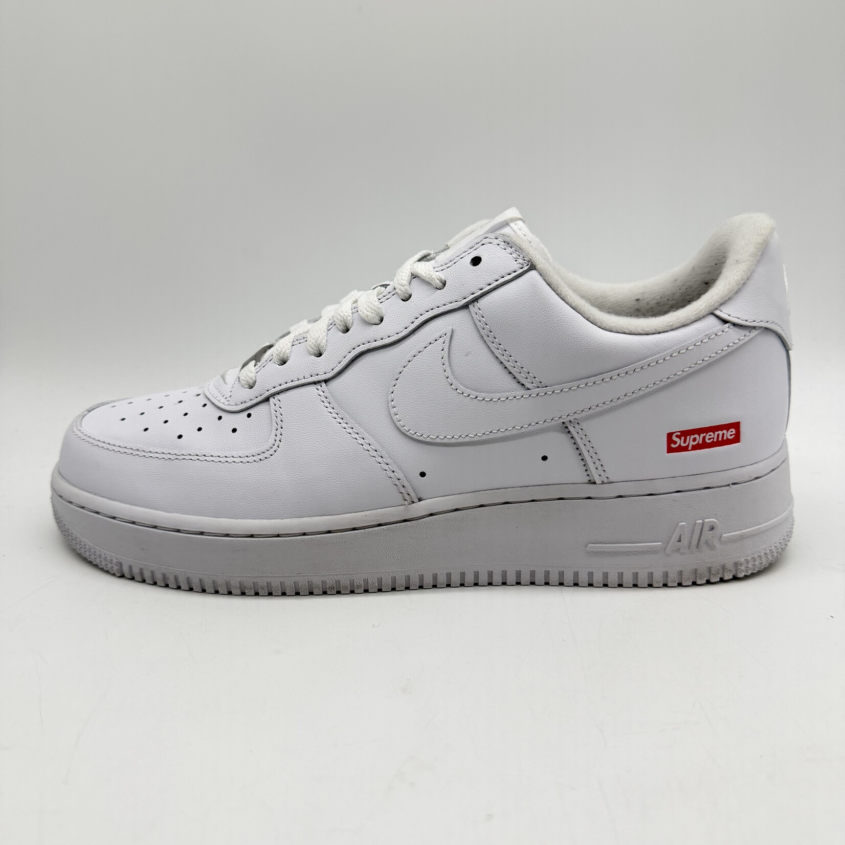 Nike Air Force 1 Low Supreme White