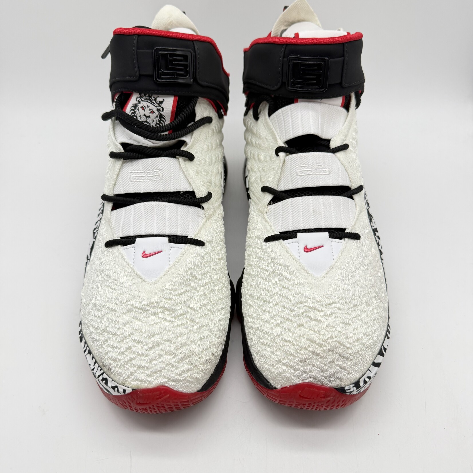Nike LeBron 17 Graffiti