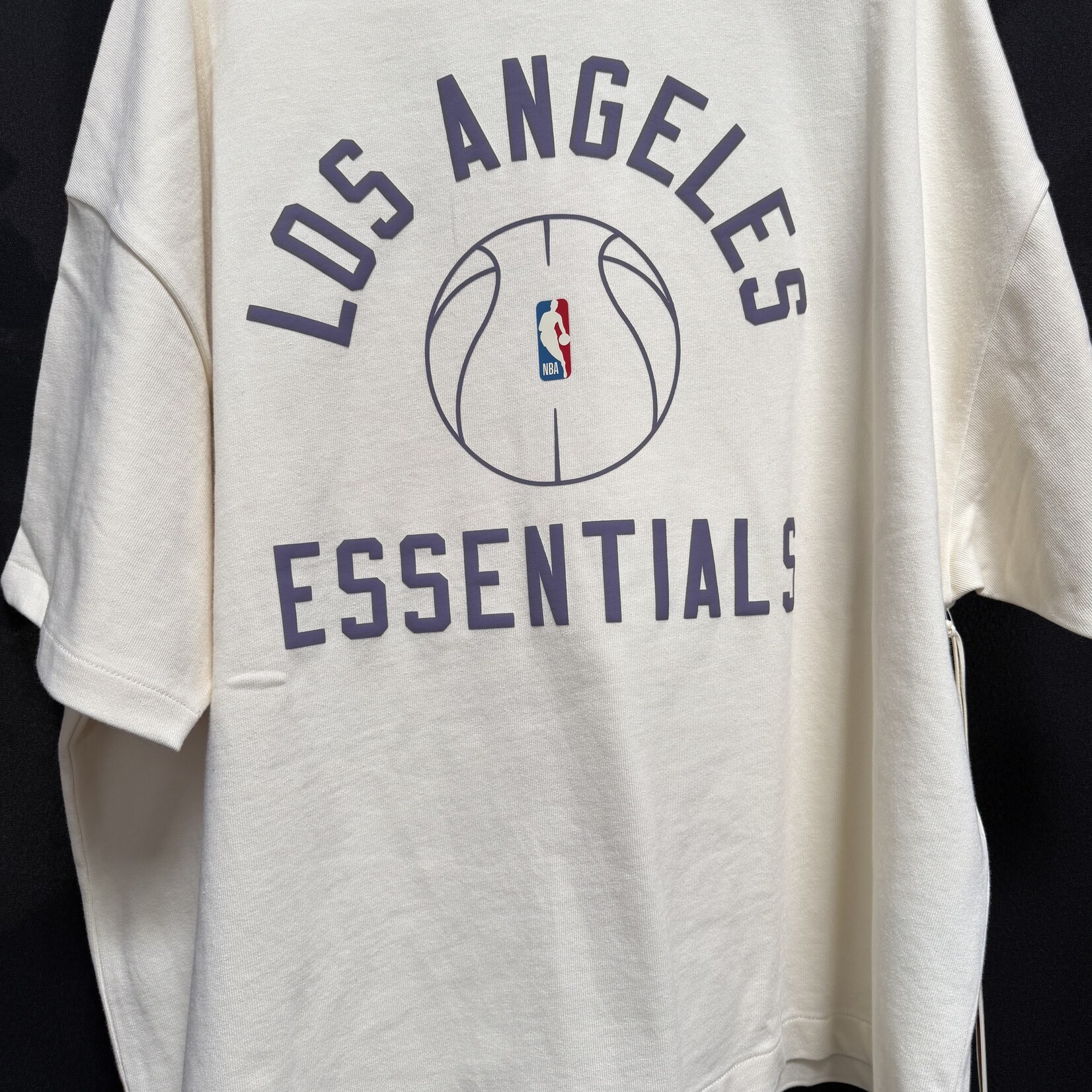 LAKERS ESSENTIALS