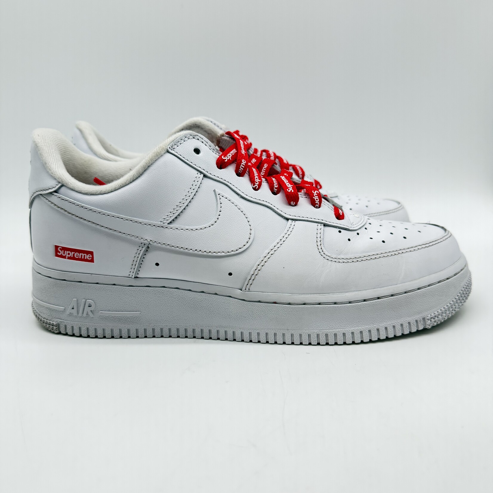 Nike Air Force 1 Low Supreme White
