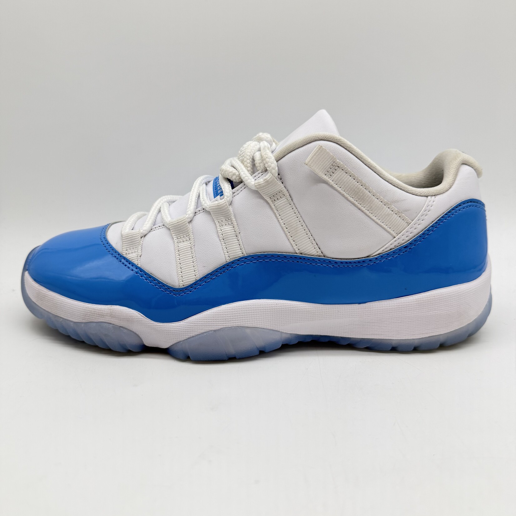 Jordan 11 Retro Low University Blue (2026)