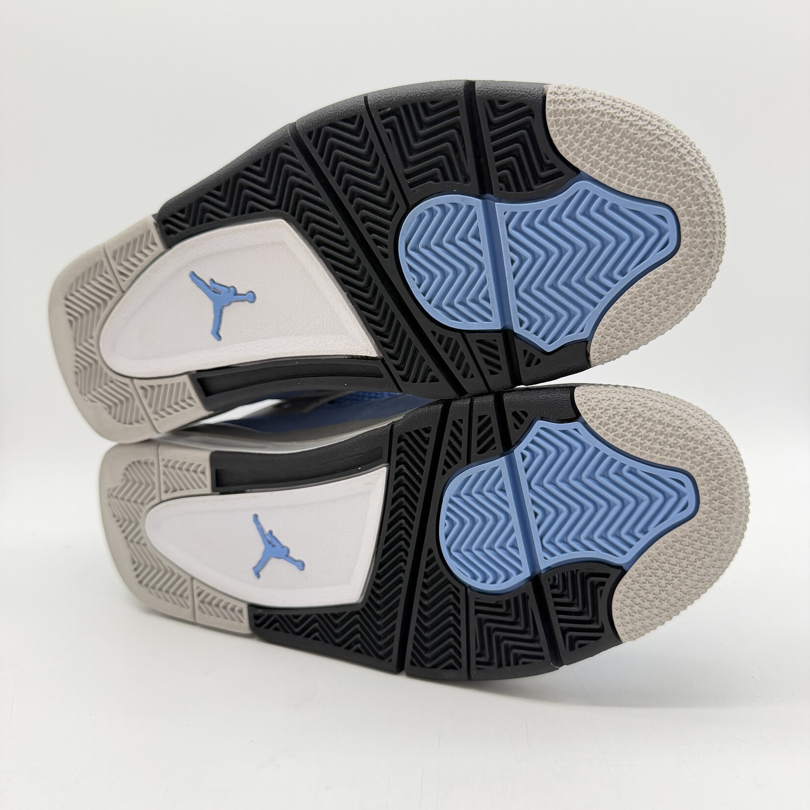 Jordan 4 Retro University Blue