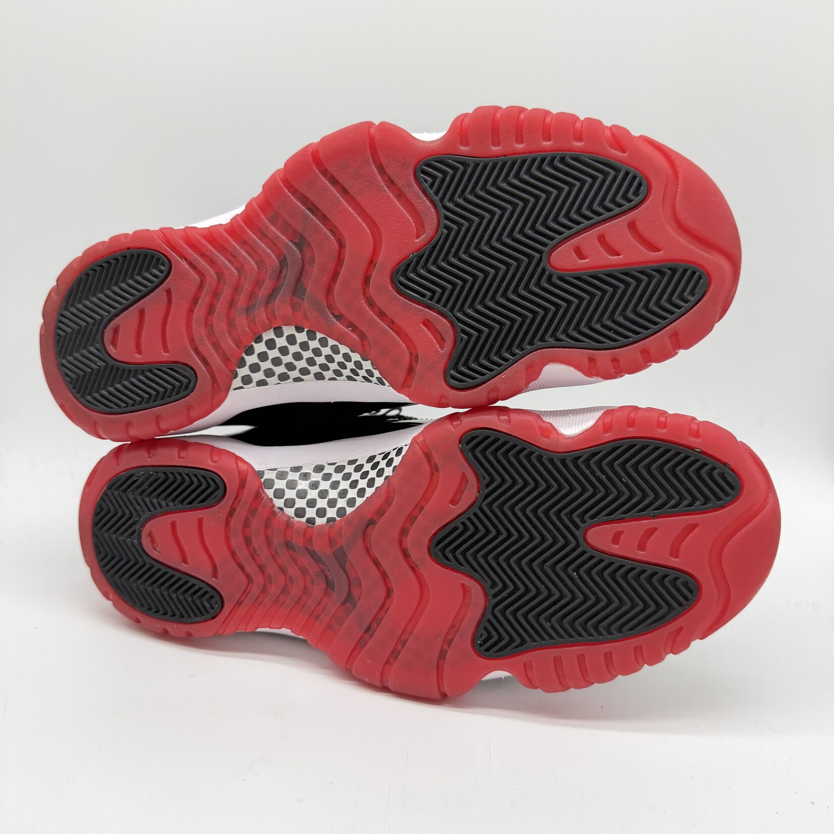 Jordan 11 Retro Playoffs Bred (2019)