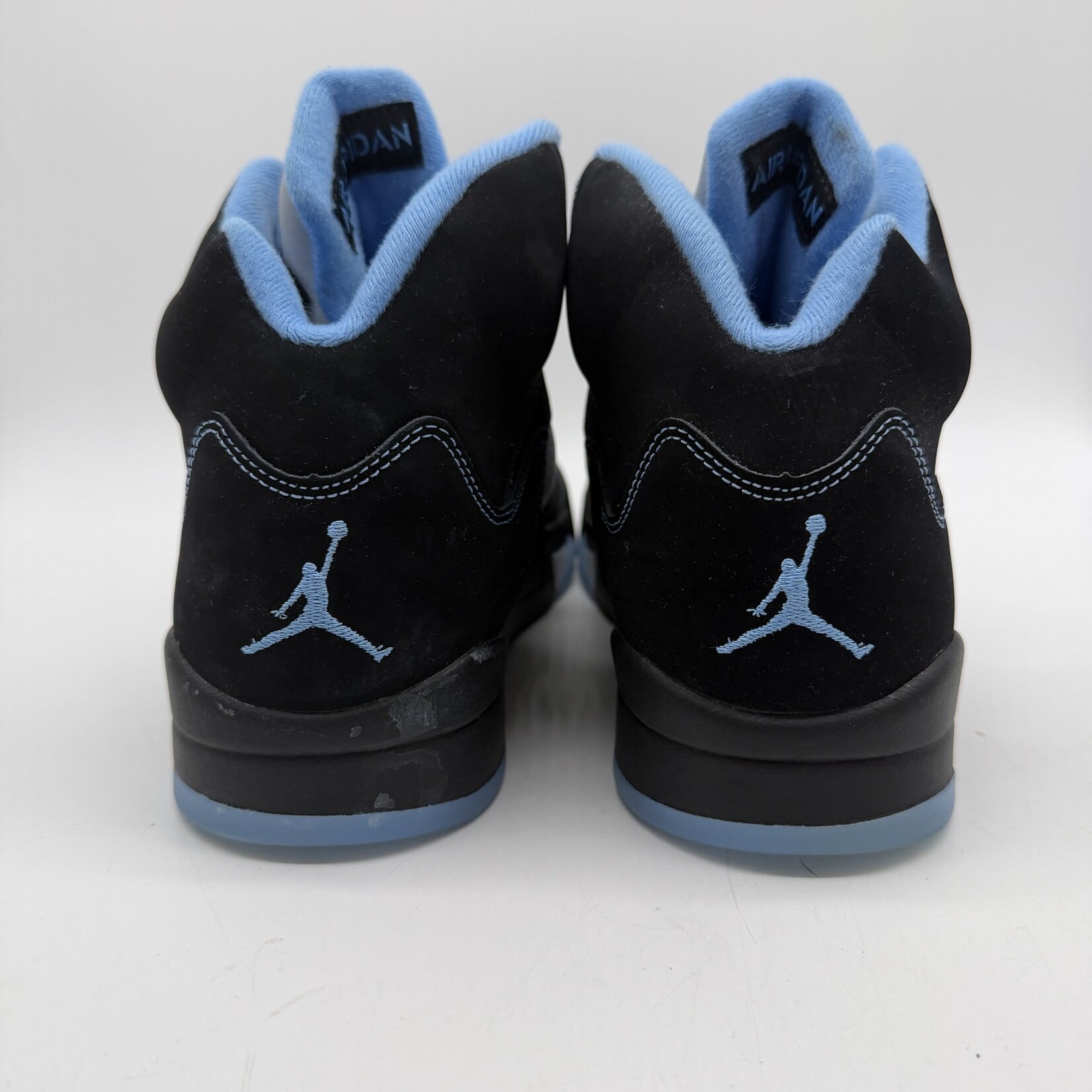 Jordan 5 Retro Black University Blue (2026)