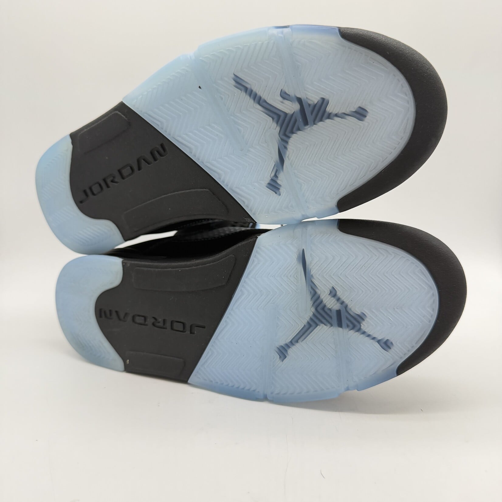 Jordan 5 Retro Black University Blue (2026)