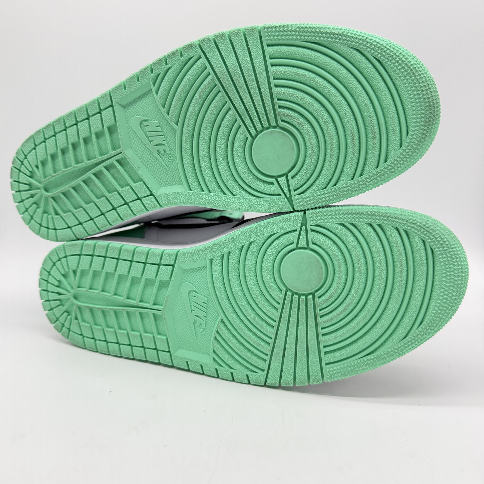 Jordan 1 Retro High OG Green Glow