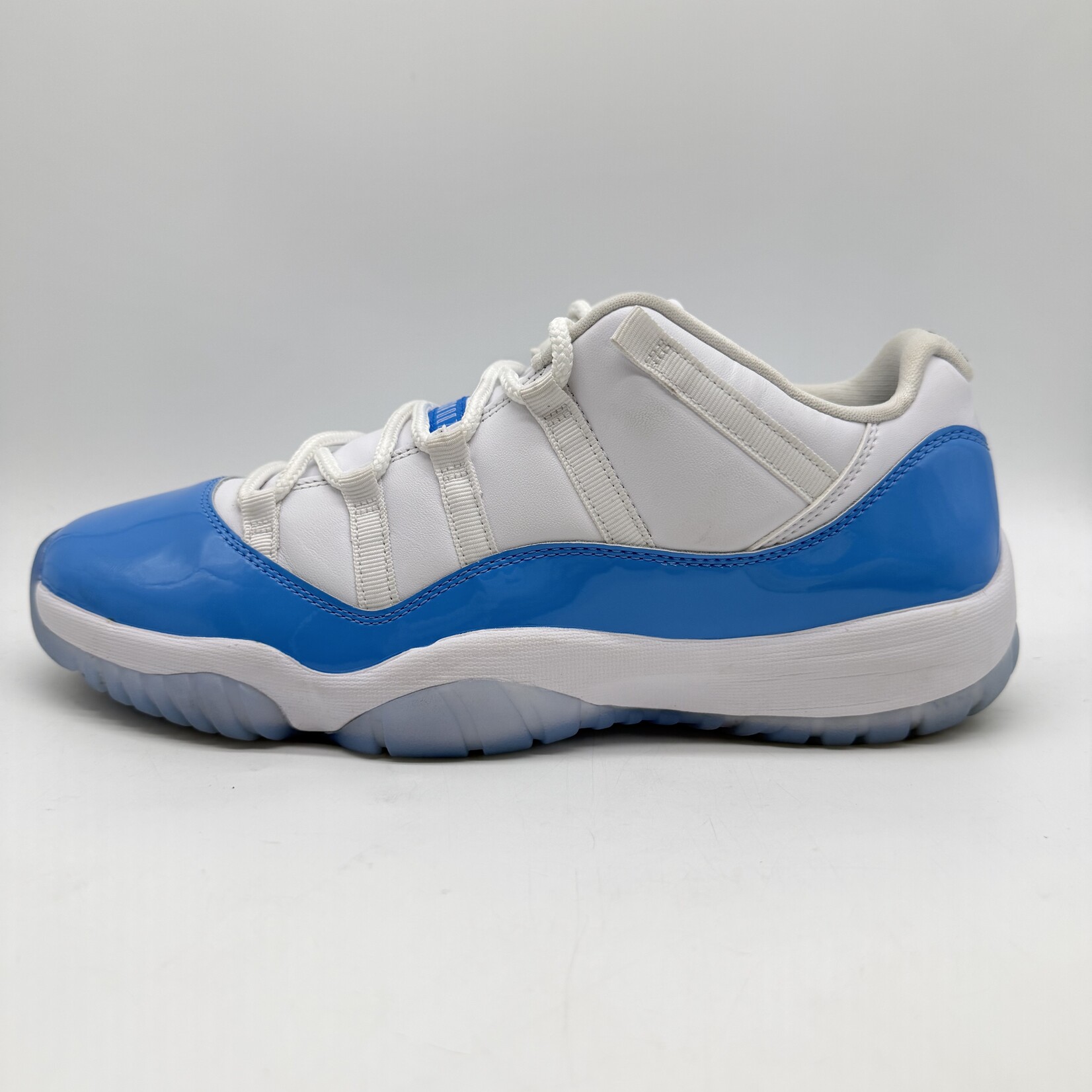 Jordan 11 Retro Low University Blue (2026)