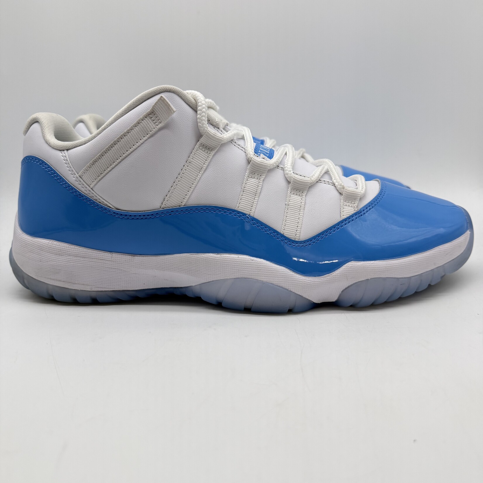 Jordan 11 Retro Low University Blue (2026)