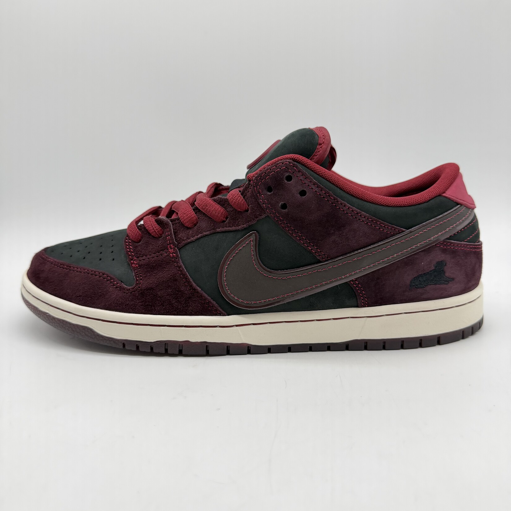 Nike SB Dunk Low Riot Skateshop