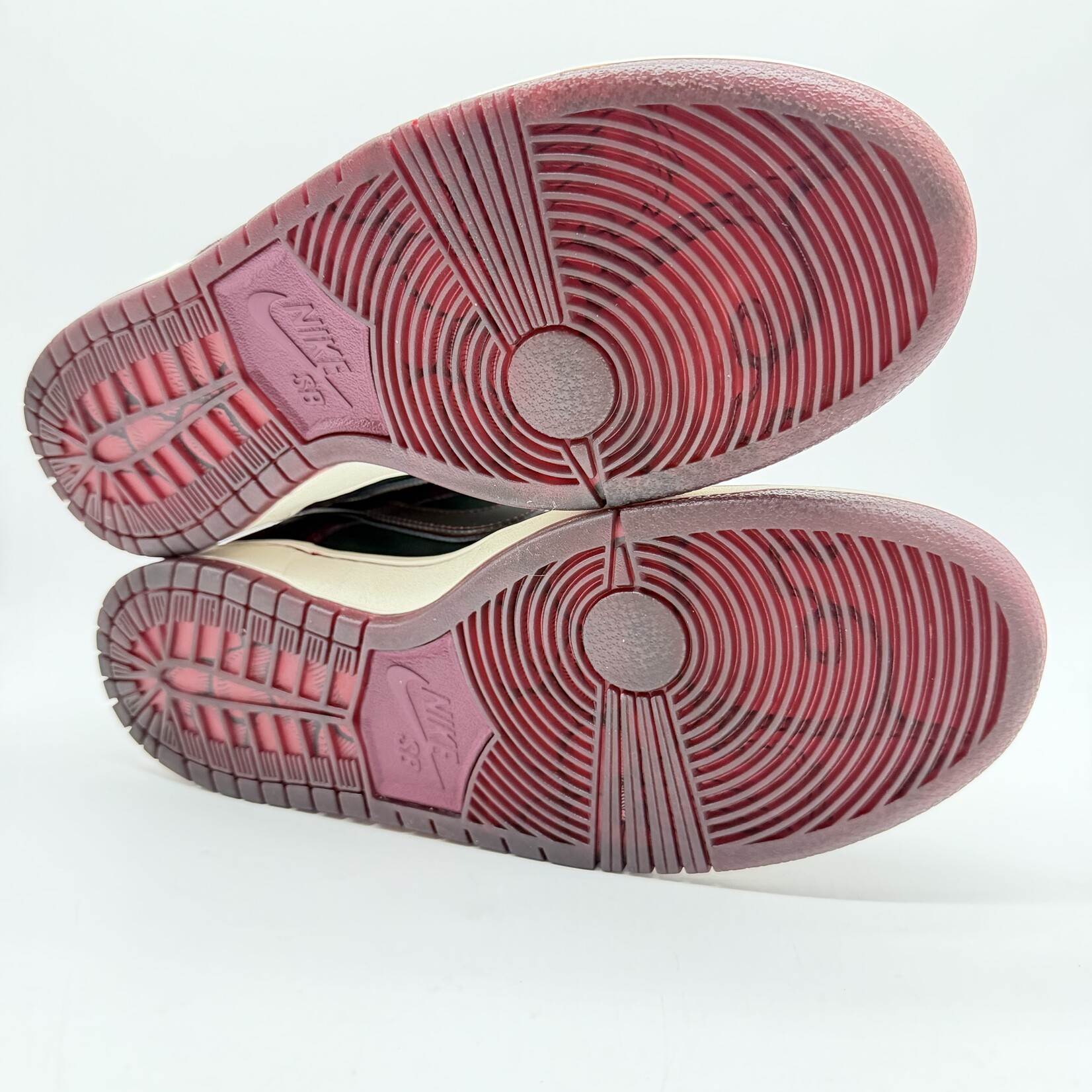 Nike SB Dunk Low Riot Skateshop