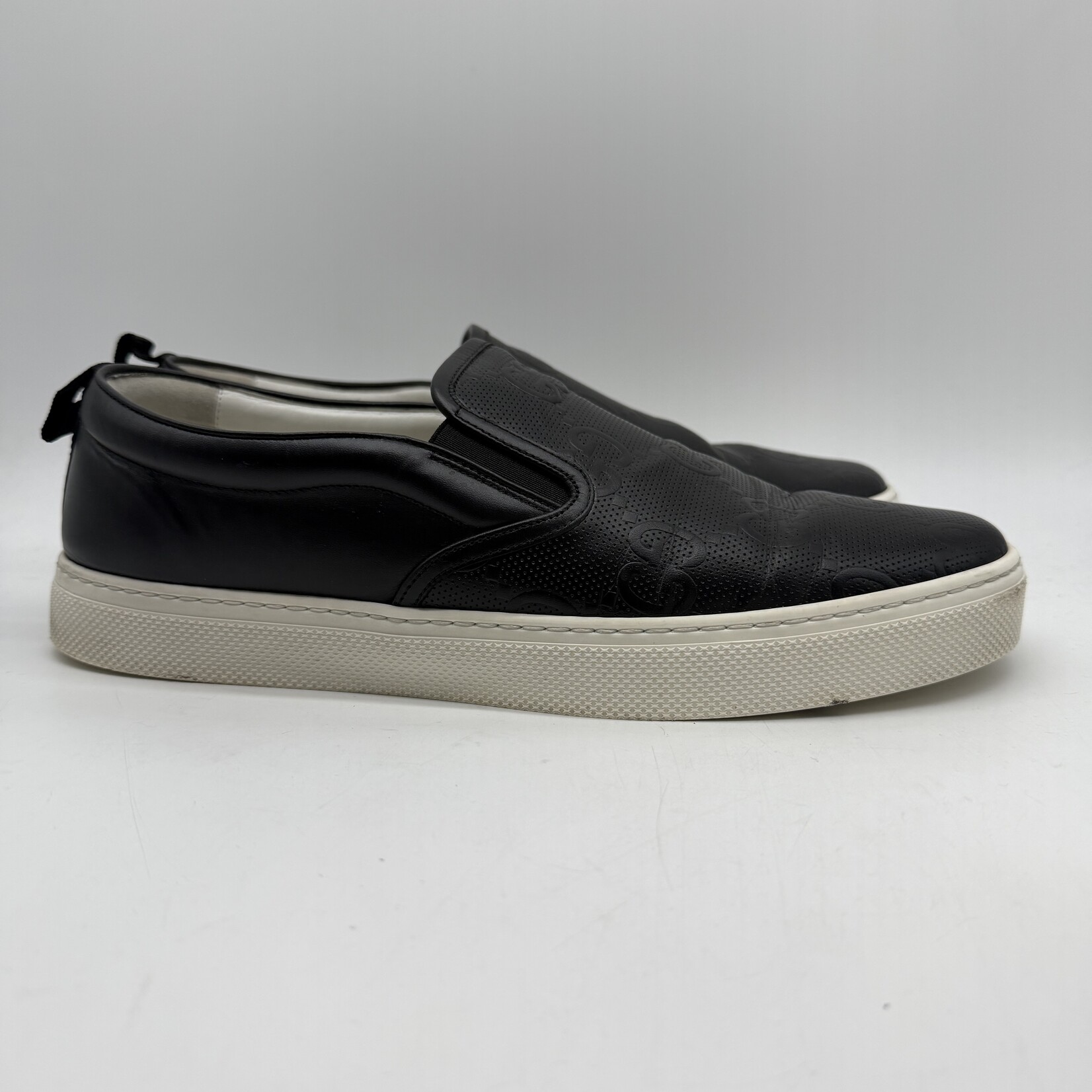 GUCCI SLIP ON Embossed