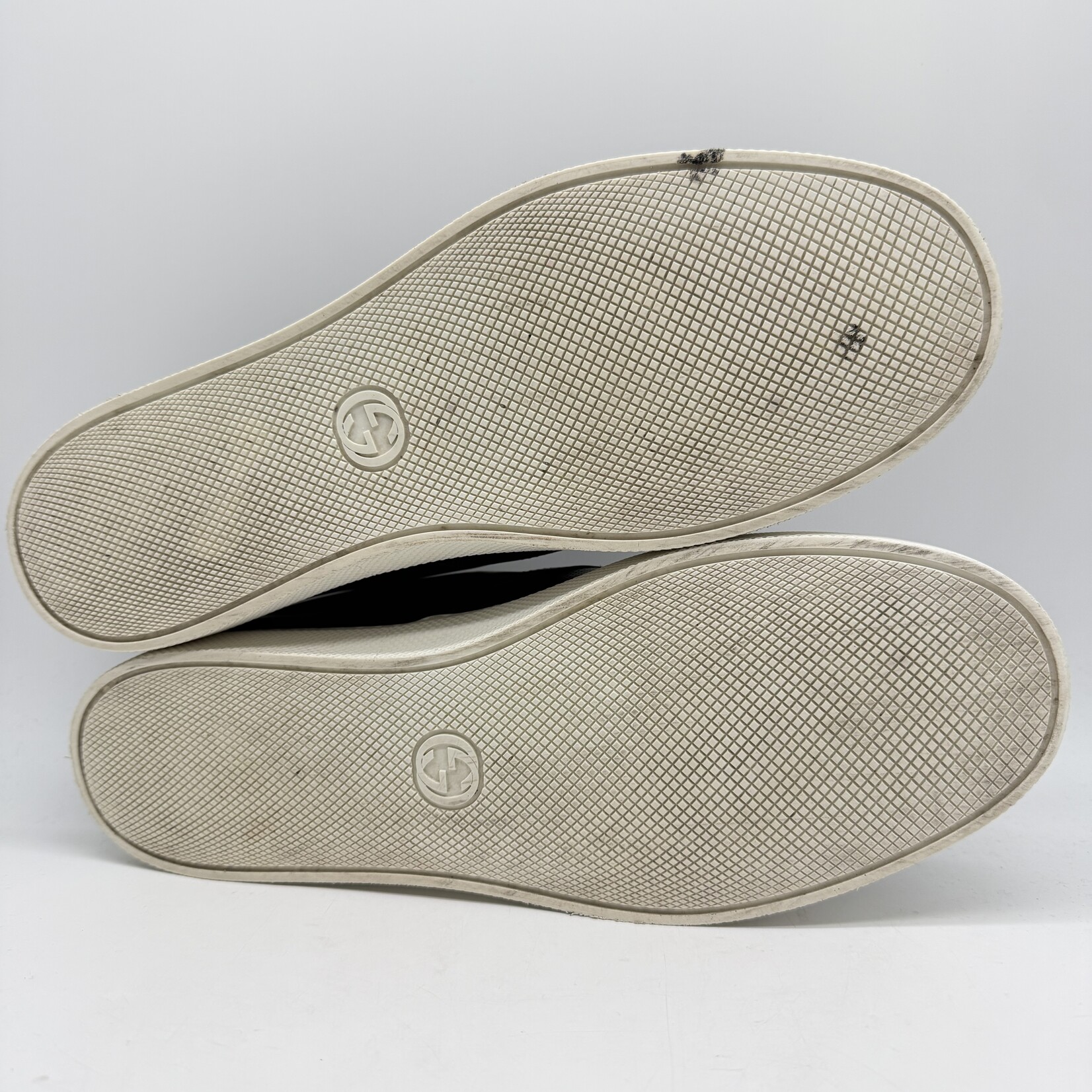 GUCCI SLIP ON Embossed