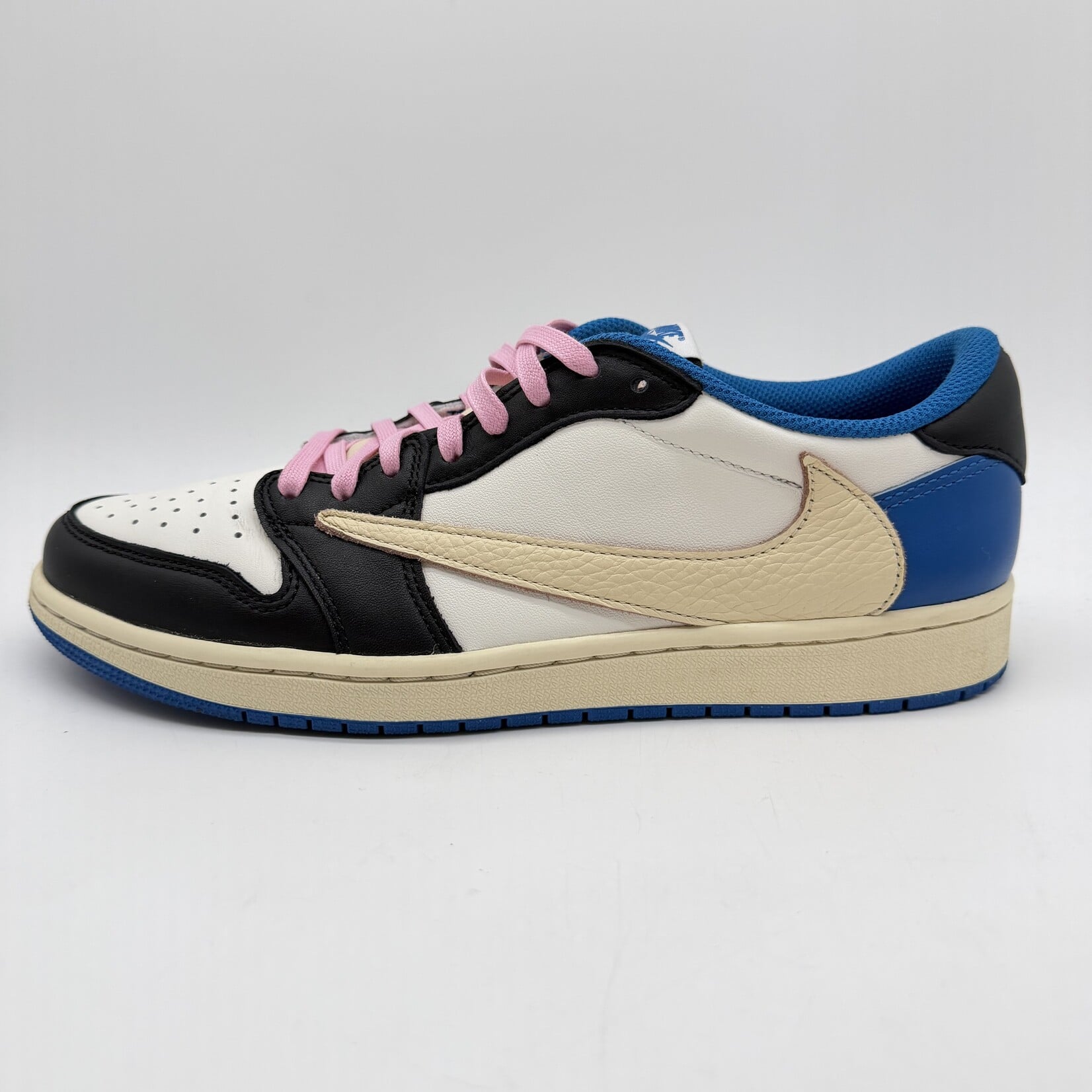 Jordan 1 Retro Low OG SP Fragment x Travis Scott