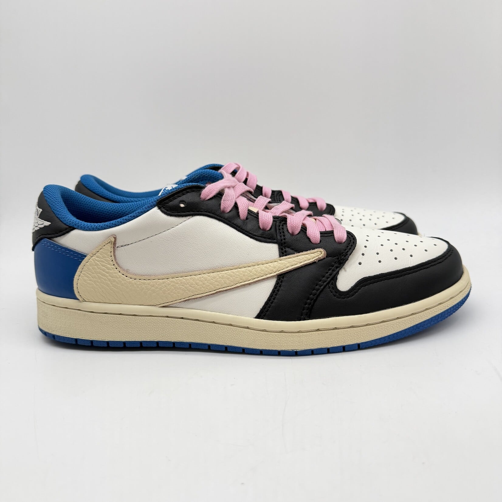 Jordan 1 Retro Low OG SP Fragment x Travis Scott