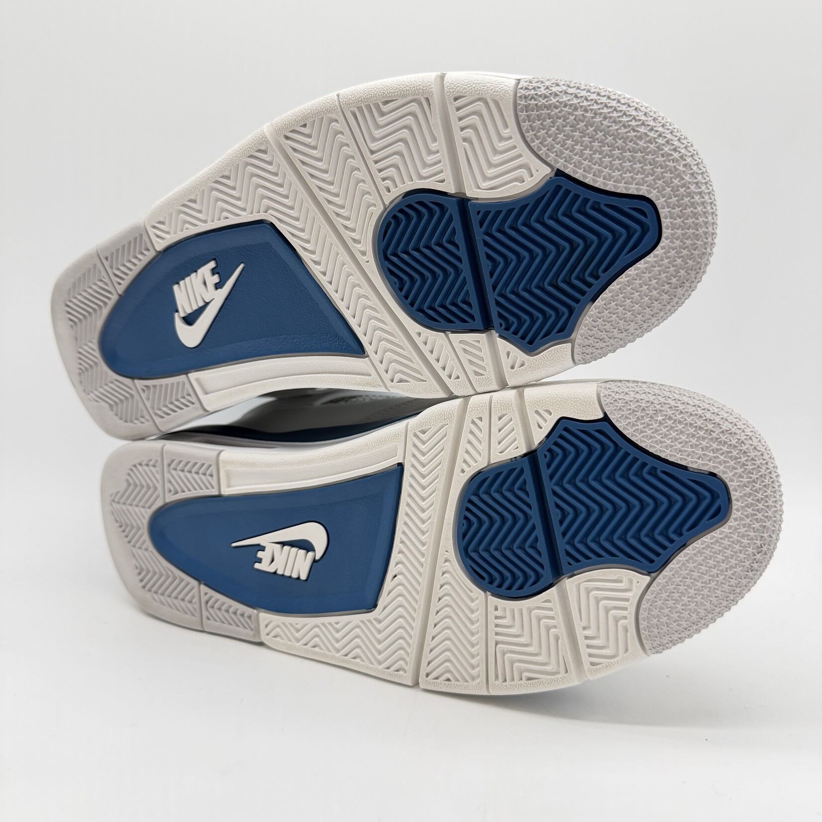 Jordan 4 Retro Military Blue (2024)