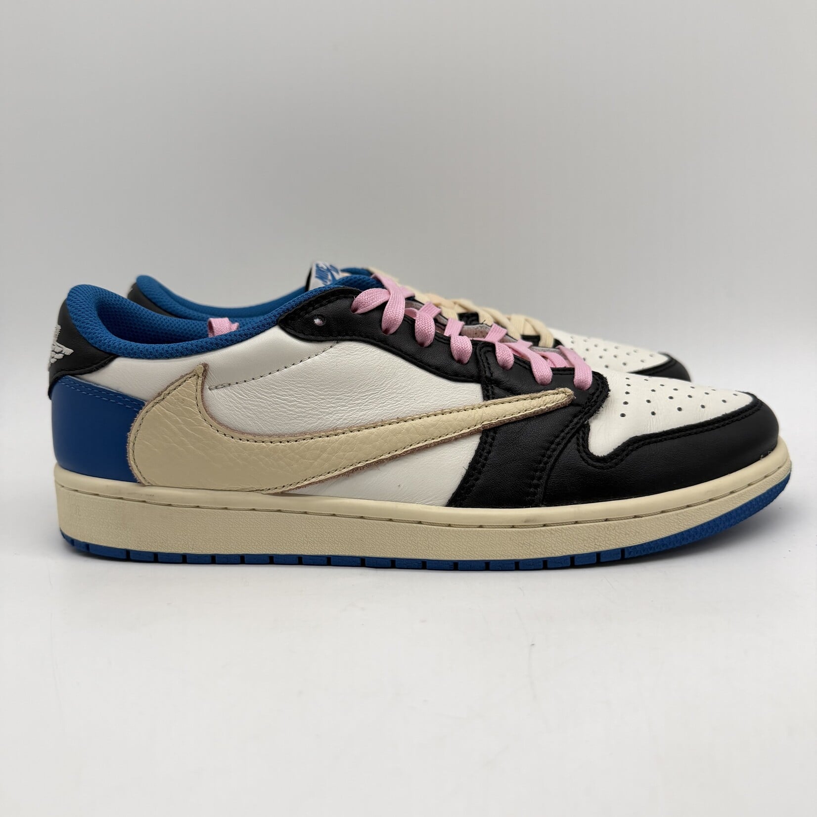 Jordan 1 Retro Low OG SP Fragment x Travis Scott