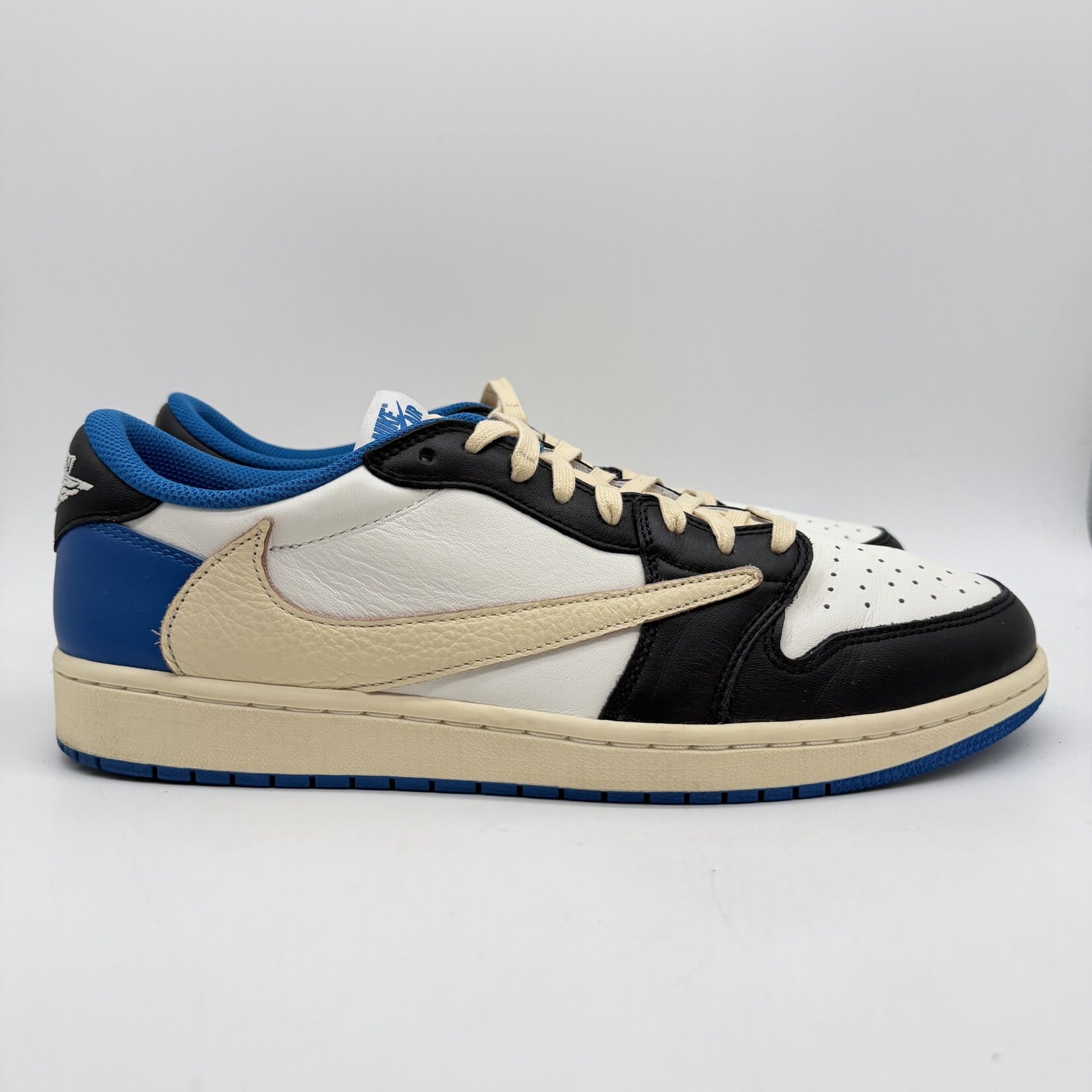 Jordan 1 Retro Low OG SP Fragment x Travis Scott