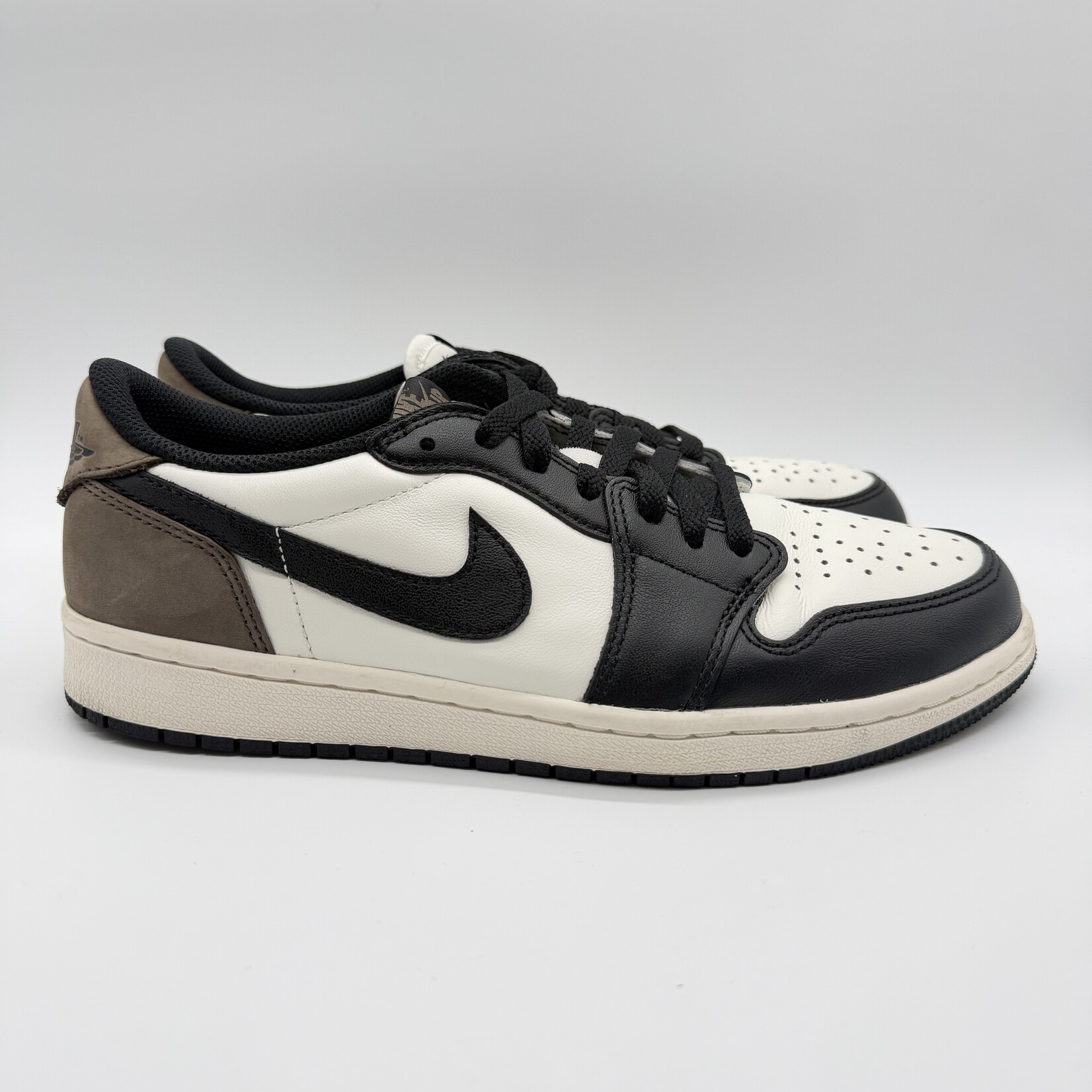 Jordan 1 Retro Low OG Mocha