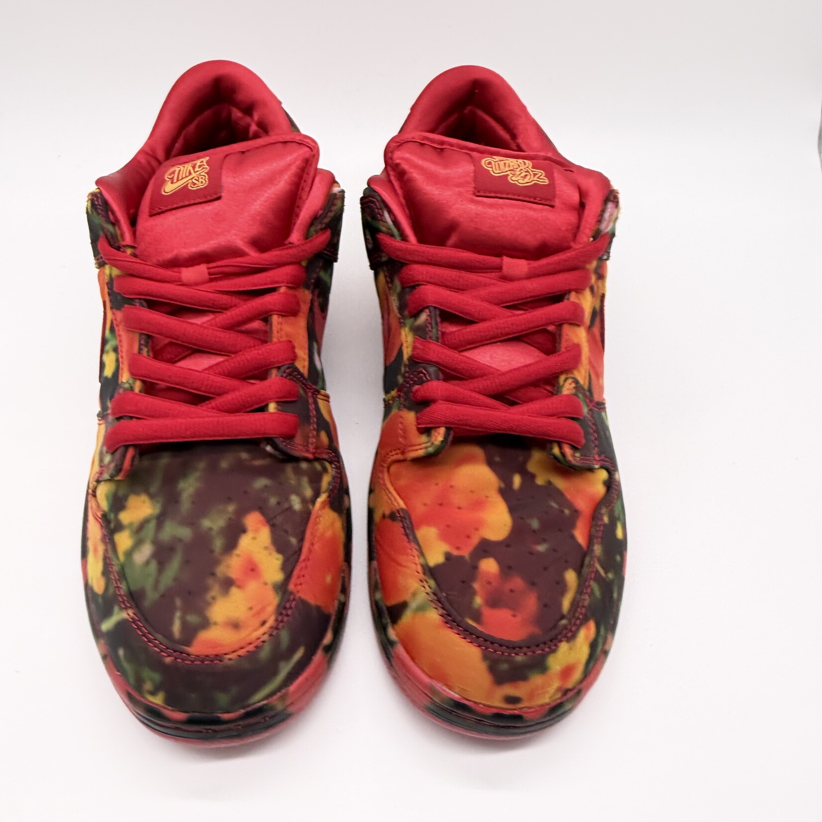 Nike SB Dunk Low The Wizard of Oz Poppy Field
