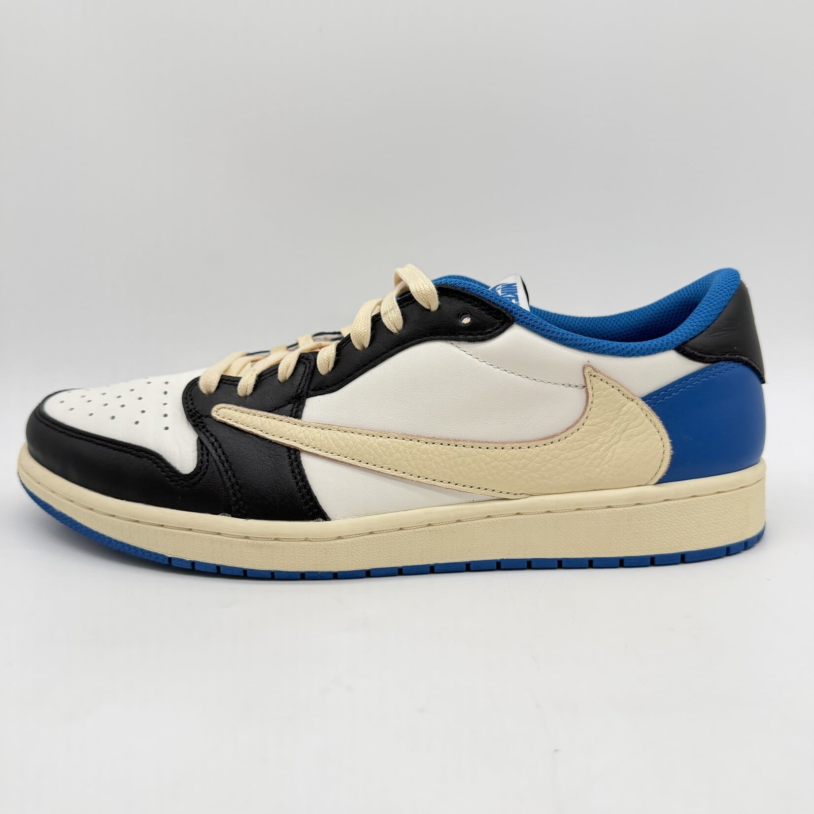 Jordan 1 Retro Low OG SP Fragment x Travis Scott