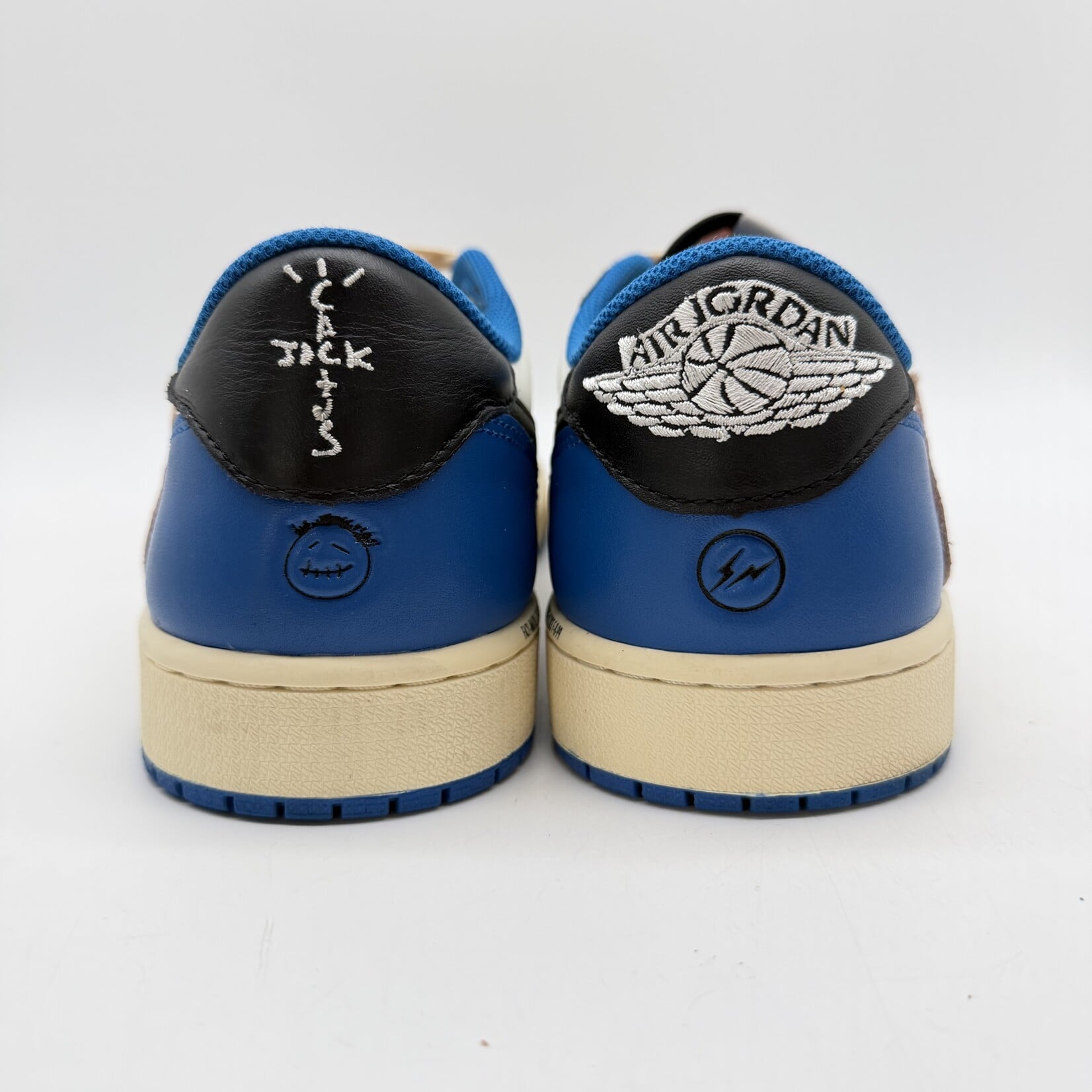 Jordan 1 Retro Low OG SP Fragment x Travis Scott