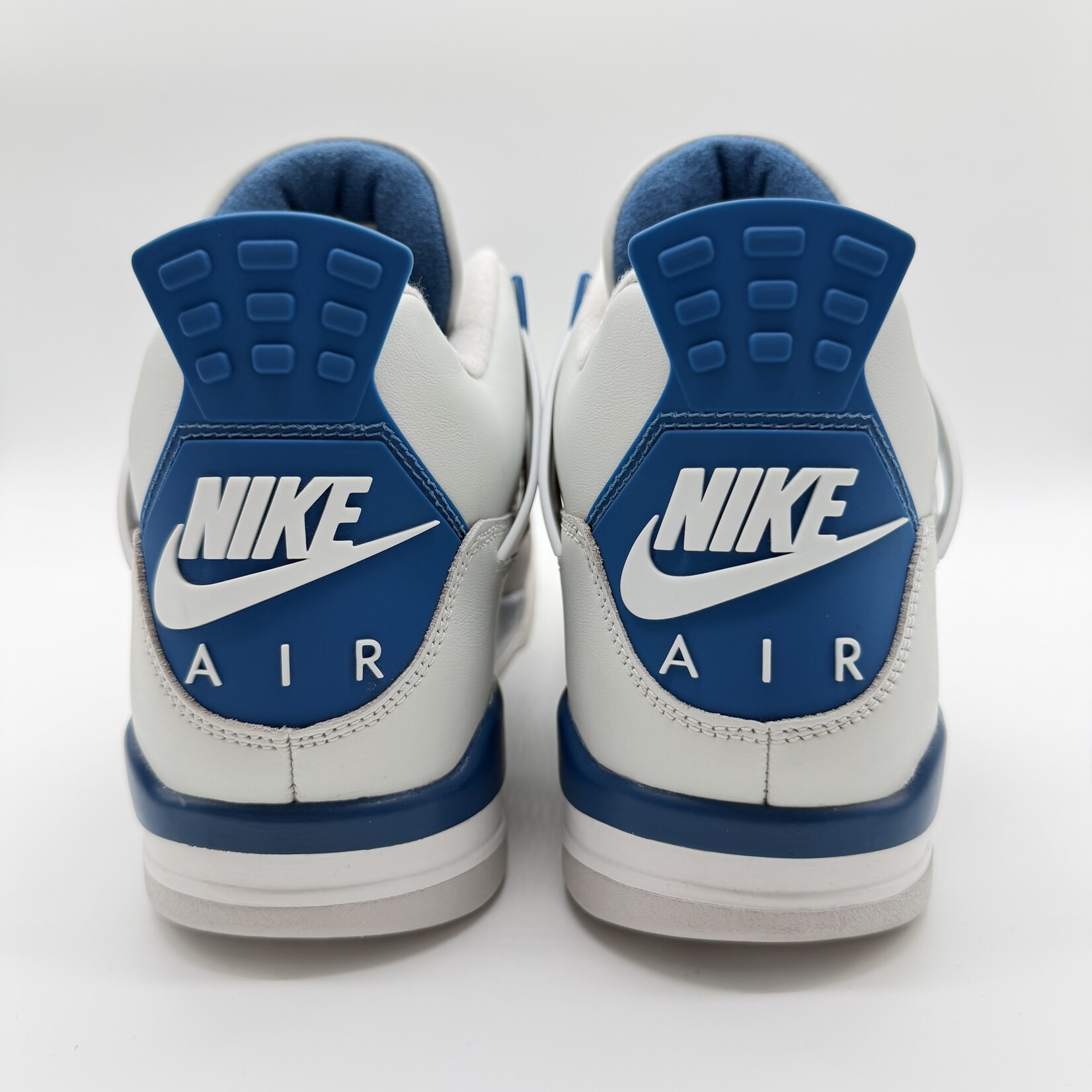 Jordan 4 Retro Military Blue (2024)