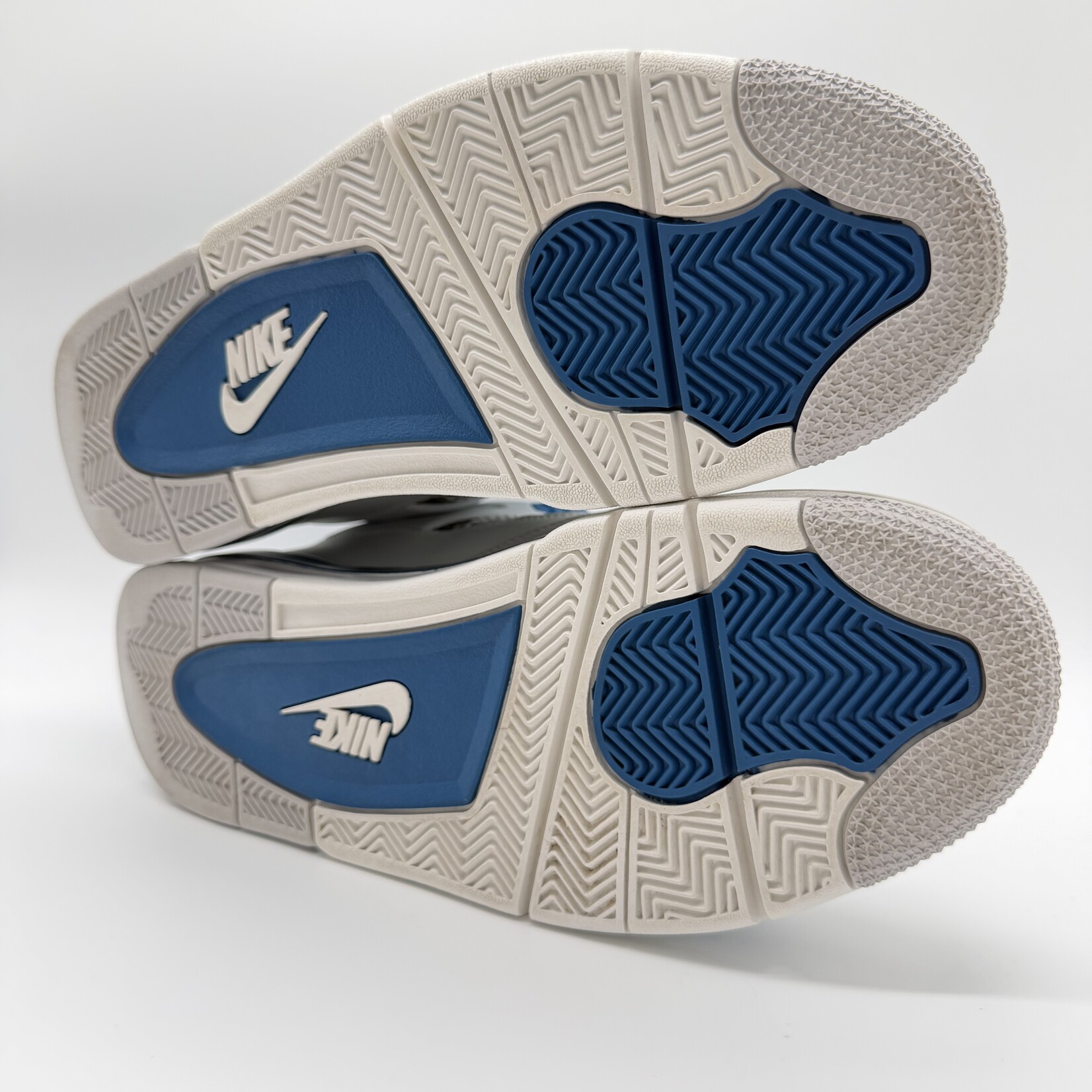 Jordan 4 Retro Military Blue (2024)