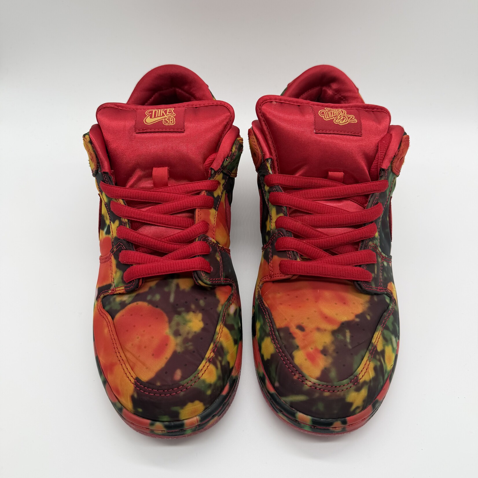 Nike SB Dunk Low The Wizard of Oz Poppy Field