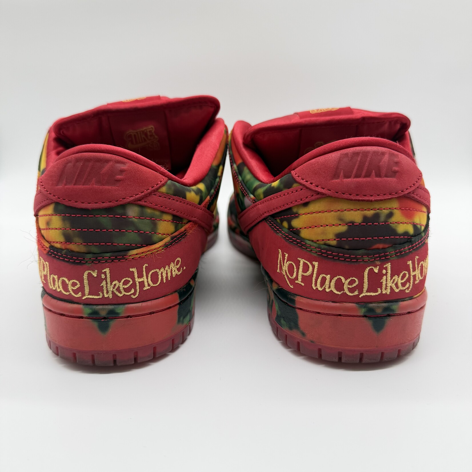 Nike SB Dunk Low The Wizard of Oz Poppy Field