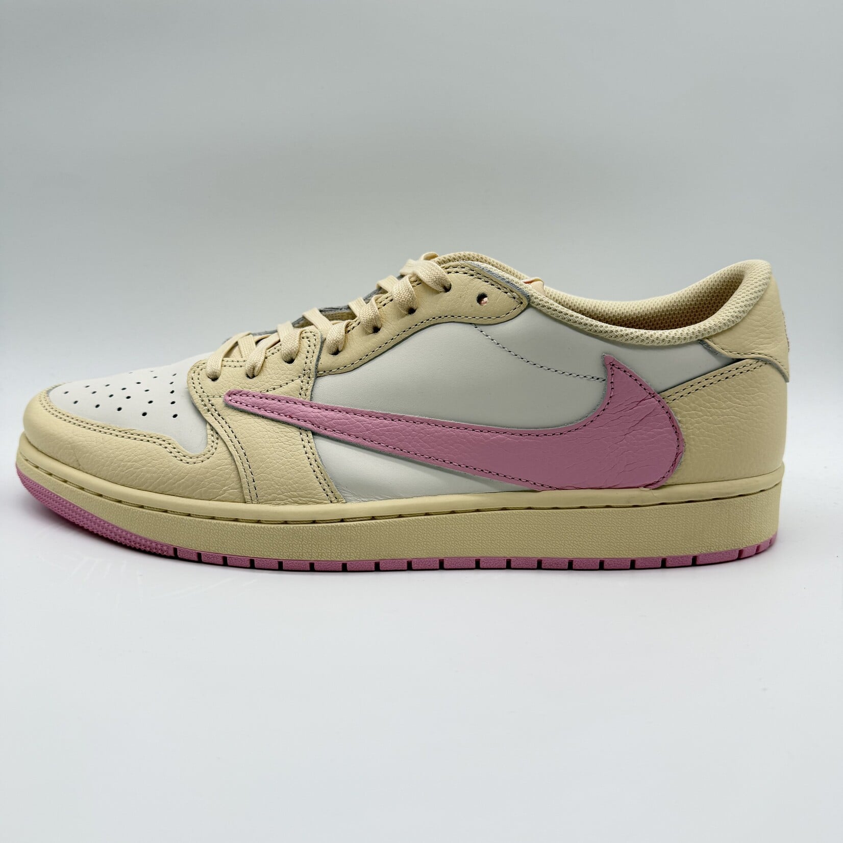 Jordan 1 Retro Low OG SP Travis Scott Shy Pink