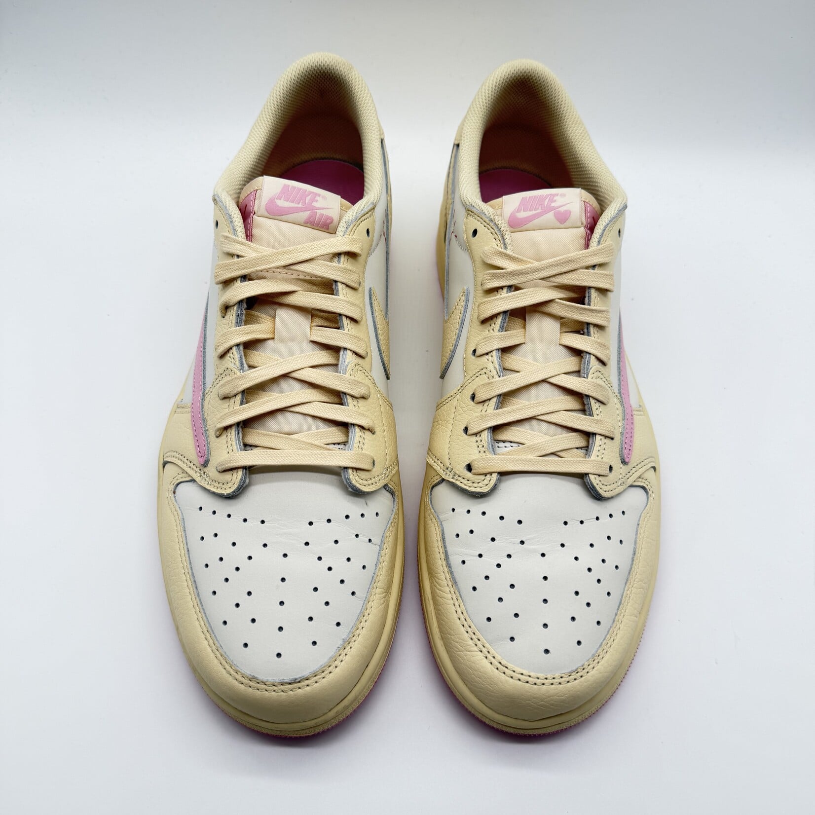 Jordan 1 Retro Low OG SP Travis Scott Shy Pink