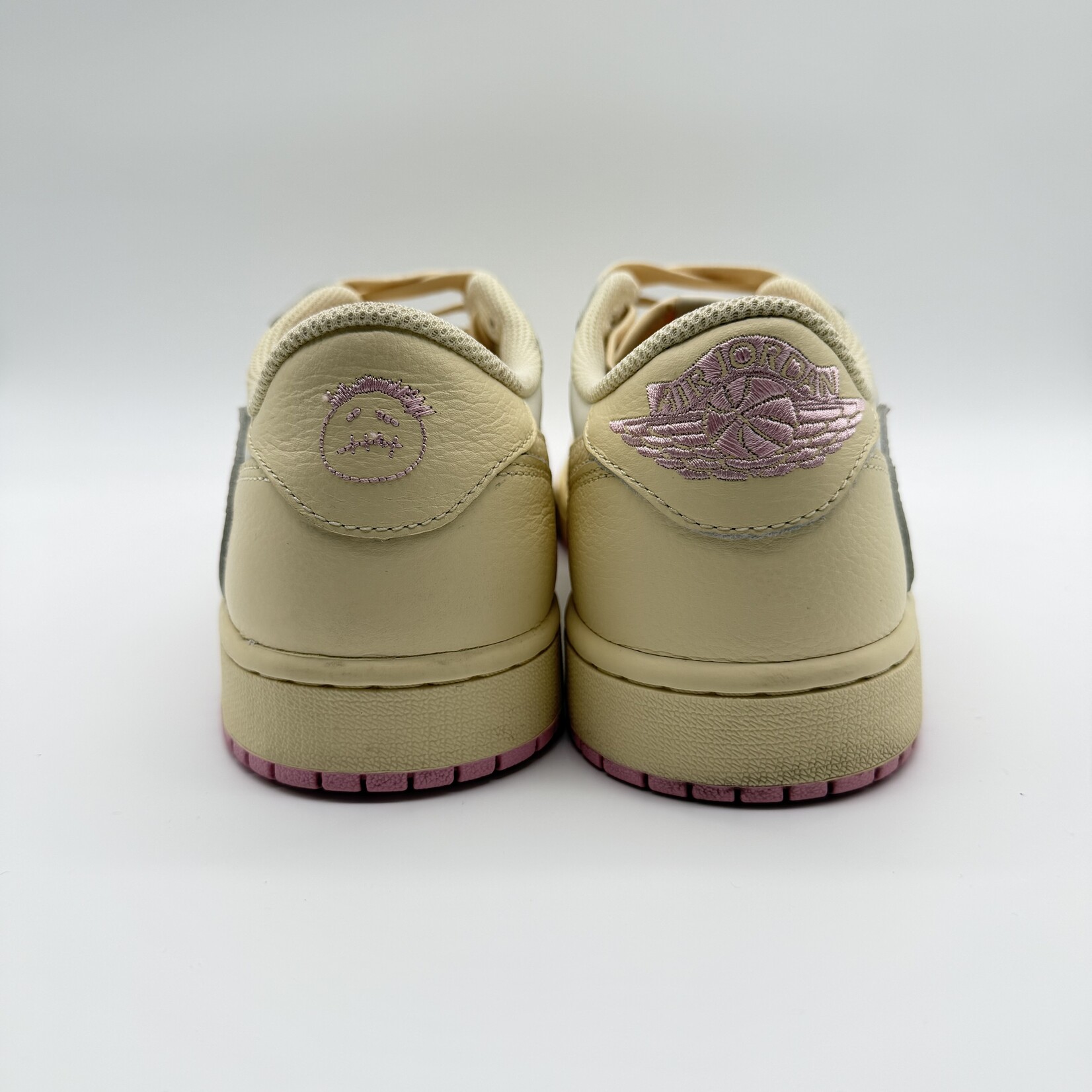 Jordan 1 Retro Low OG SP Travis Scott Shy Pink