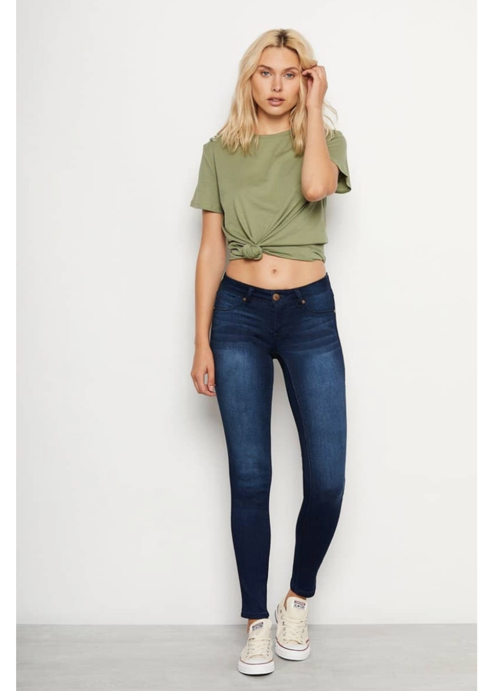 1822 Demin 30" Butter Mid-Rise Skinny in Raquel