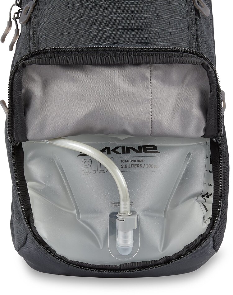 Dakine Dakine Syncline 12L Backpack