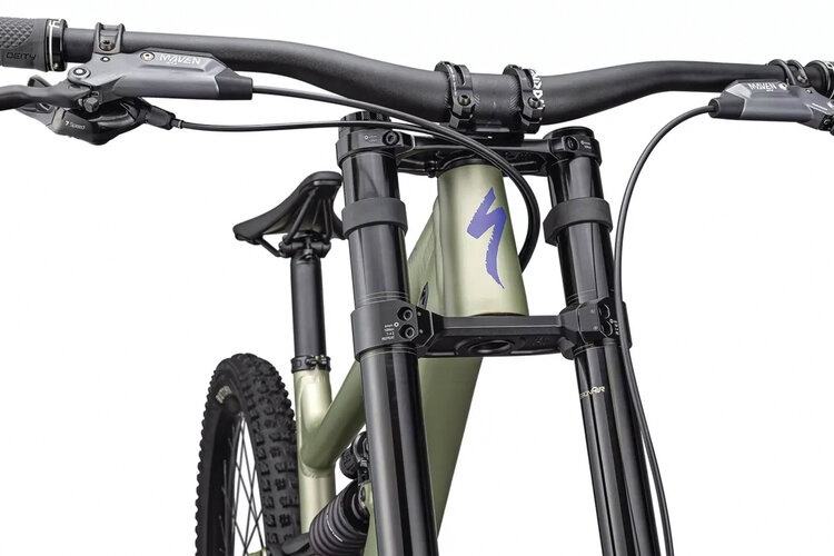 Specialized Specialized Status 2 170 DH — Full Suspension Mountain Bike