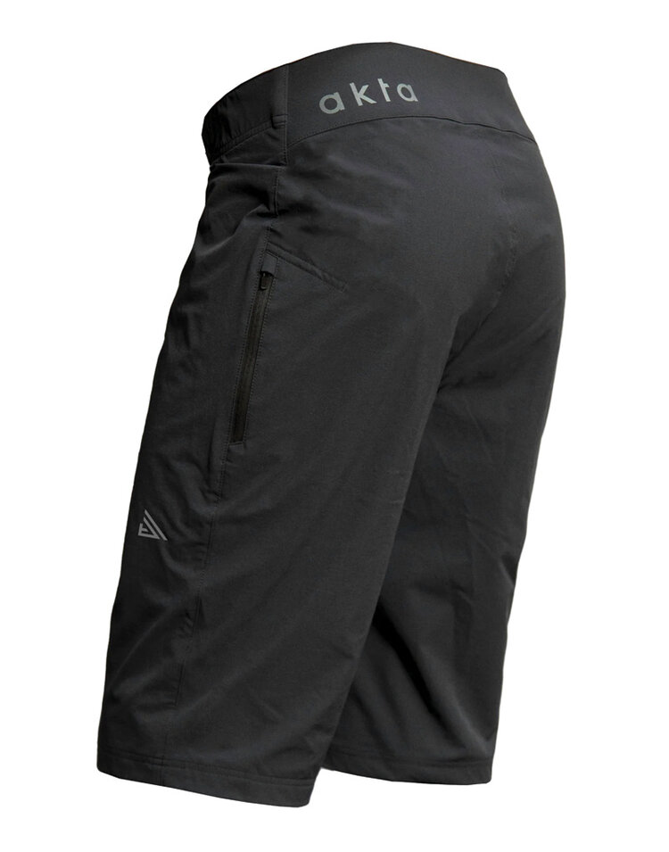 Akta Akta Trail Short